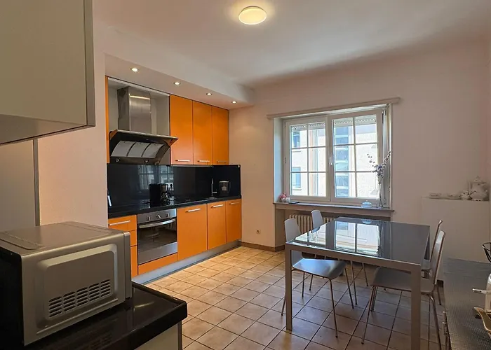 Beautiful Private - In A Family Where 2 People Live In A Prime Area Of 3*