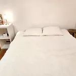 Beautiful Private - In A Family Where 2 People Live In A Prime Area Of