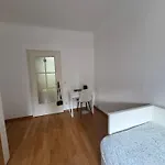 Beautiful Private - In A Family Where 2 People Live In A Prime Area Of 3* Luxembourg