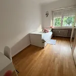 Beautiful Private - In A Family Where 2 People Live In A Prime Area Of Bed & Breakfast