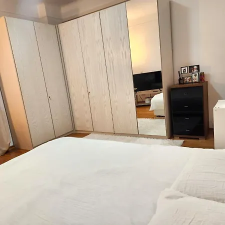 Beautiful Private - In A Family Where 2 People Live In A Prime Area Of