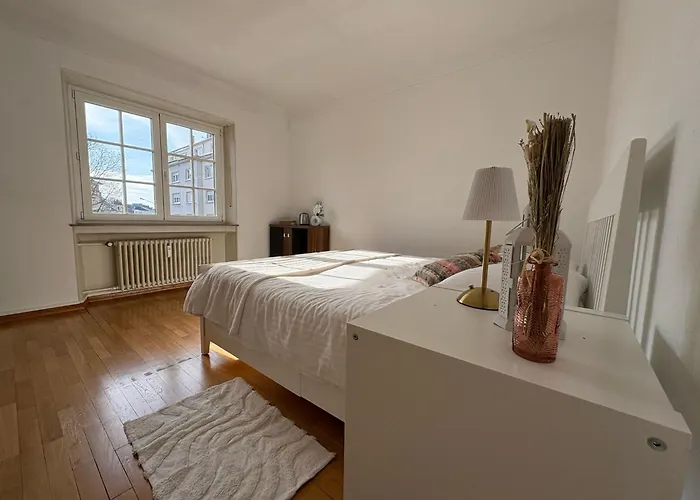 Beautiful Private - In A Family Where 2 People Live In A Prime Area Of