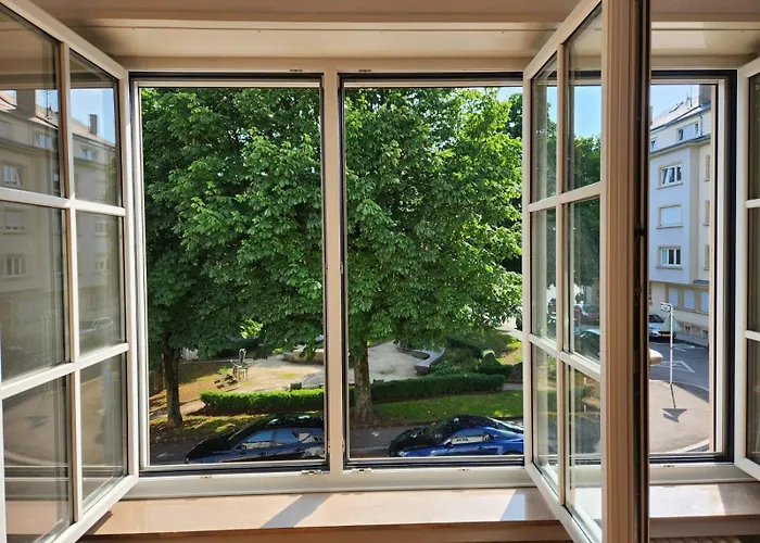 Beautiful Private - In A Family Where 2 People Live In A Prime Area Of