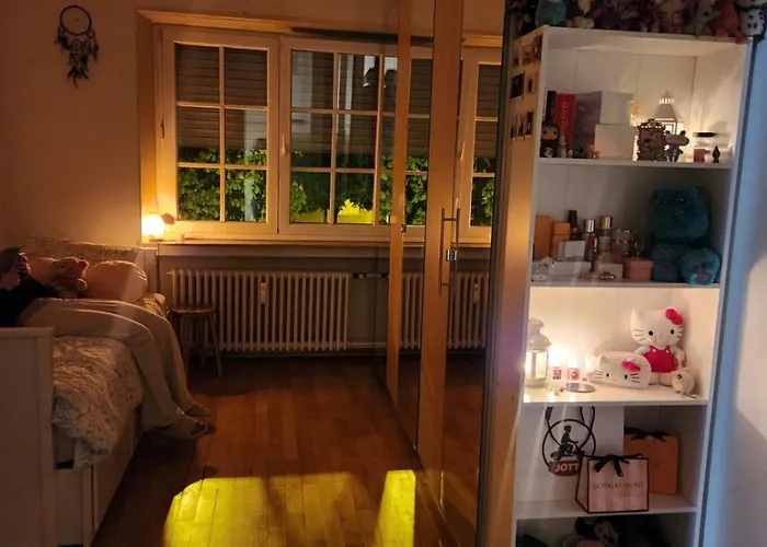 Beautiful Private - In A Family Where 2 People Live In A Prime Area Of ベッド・アンド・ブレックファスト 3*