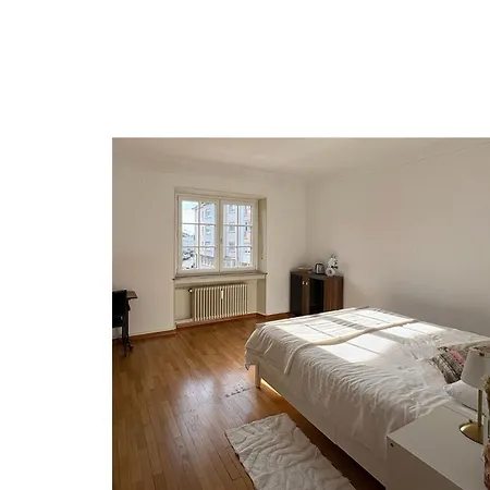 Beautiful Private - In A Family Where 2 People Live In A Prime Area Of