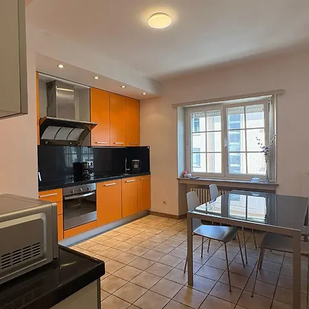 Beautiful Private - In A Family Where 2 People Live In A Prime Area Of 3*