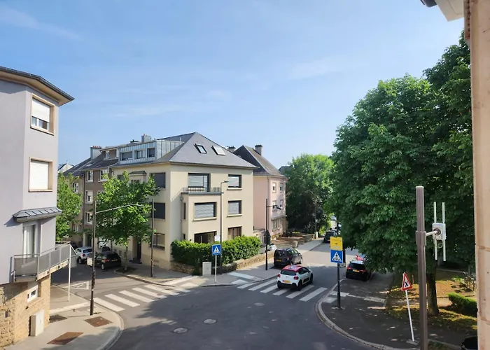 Beautiful Private - In A Family Where 2 People Live In A Prime Area Of 3* Luxemburg